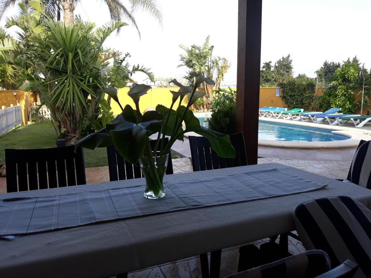 Chalet La Huerta Con Piscina Y Wifi Conil De La Frontera Exteriör bild